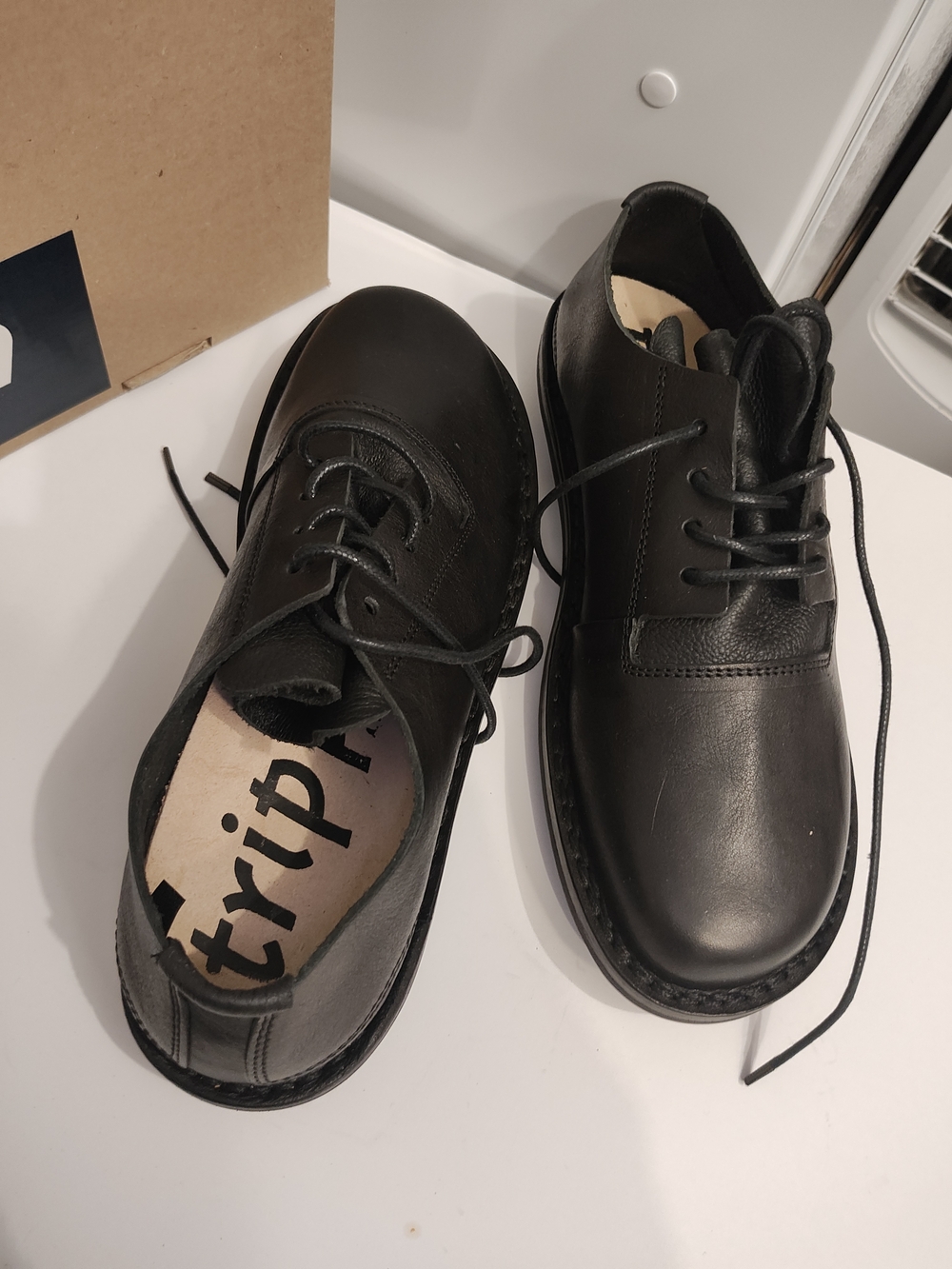 Women's Trippen Black Chukka Boots - Classic Lace-Up Comfort 39 - Picture 12 of 15